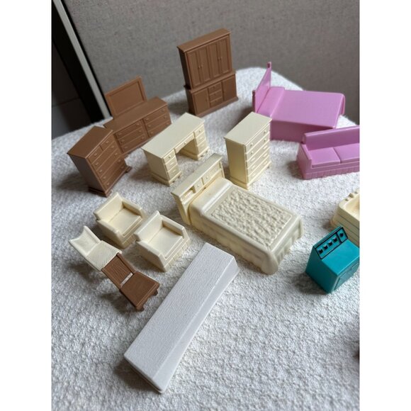 Dollhouse Furniture Beds Sofa Washer Chairs Desk Fridge Dressers Tub 60s 17 ea - Picture 1 of 4